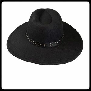 Felt hat with studded faux leather band